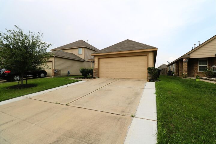Property Photo:  10338 Douglas Fir Villa Avenue  TX 77044 