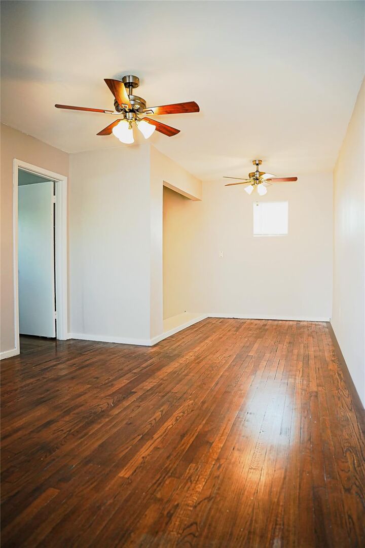 Property Photo:  1407 Carroll Oliver Way 10  TX 77020 