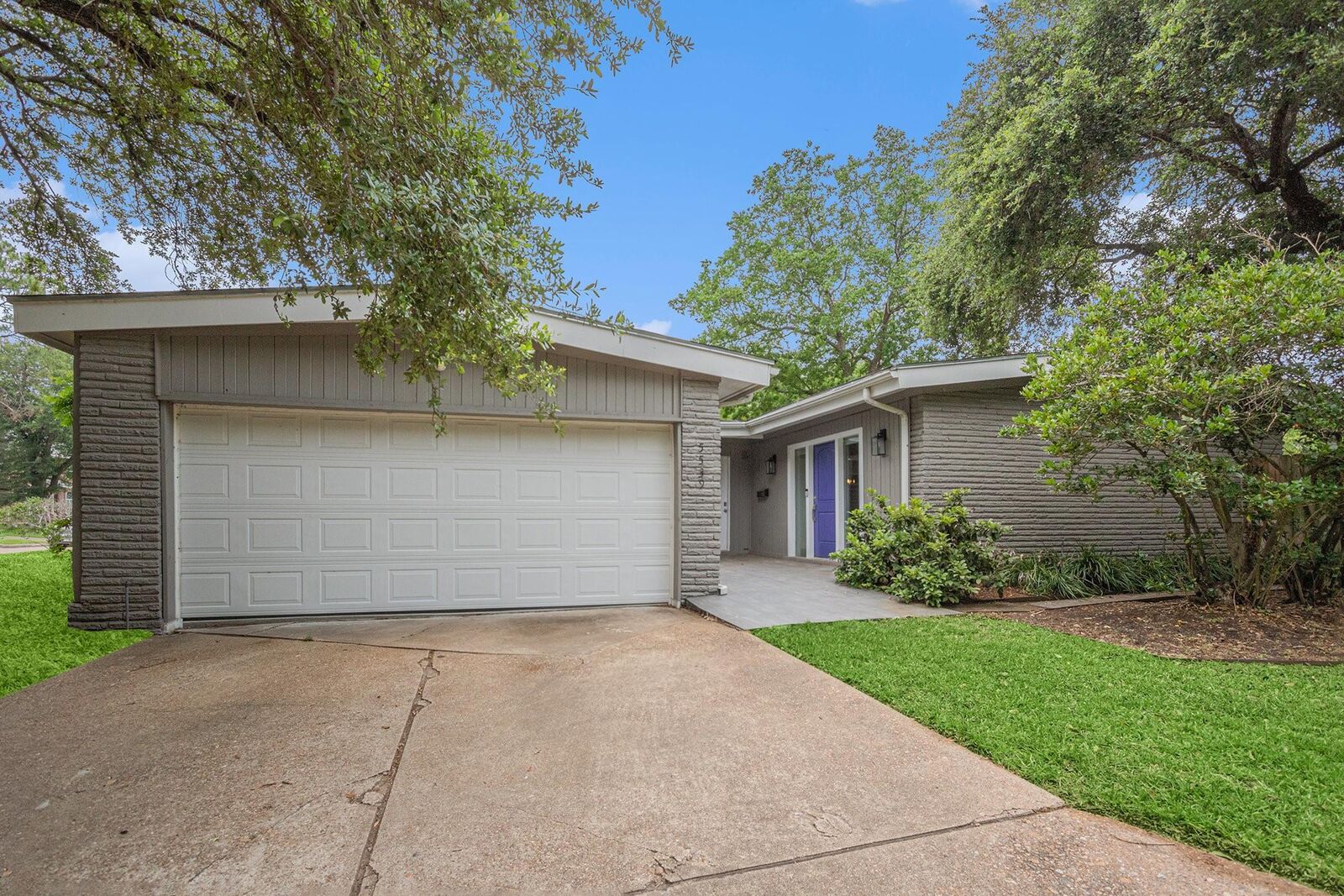 Property Photo:  5539 Indigo Street  TX 77096 