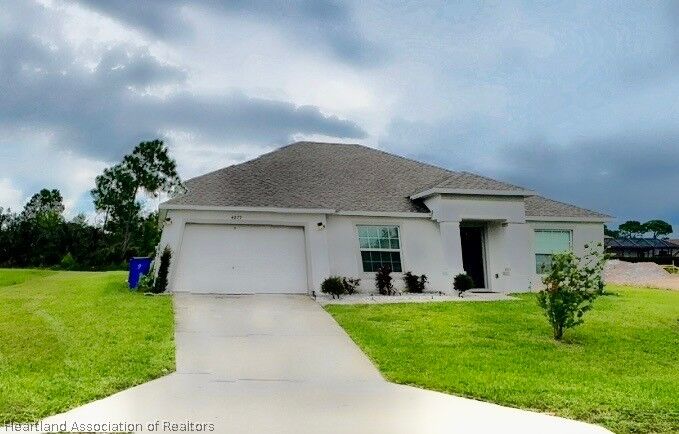 Property Photo: 4879 San Ignacio Drive FL 33872