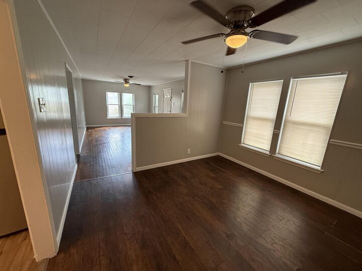 Property Photo: 607 N Main Street TX 78611