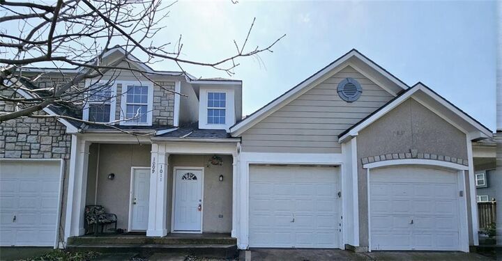 Property Photo: 1002 N Findley Street KS 66061