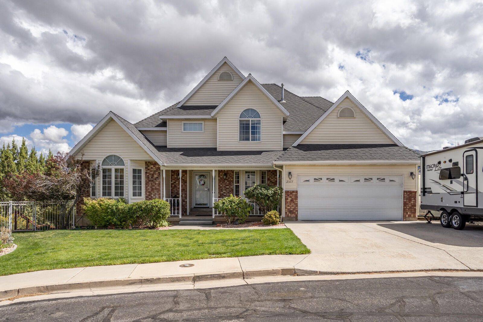 Property Photo: 2377 W Beacon Cir UT 84720