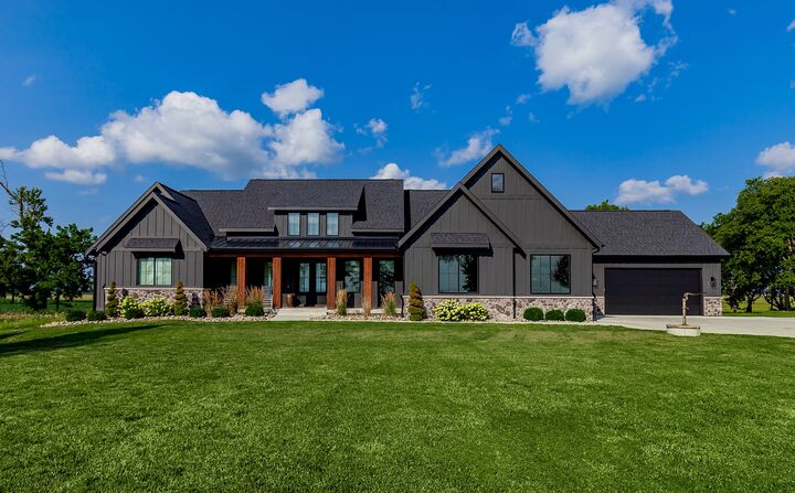 Property Photo:  8481 NE 46th Street  IA 50035 