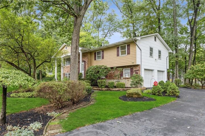 Property Photo:  6 Punta Road  NY 10956 