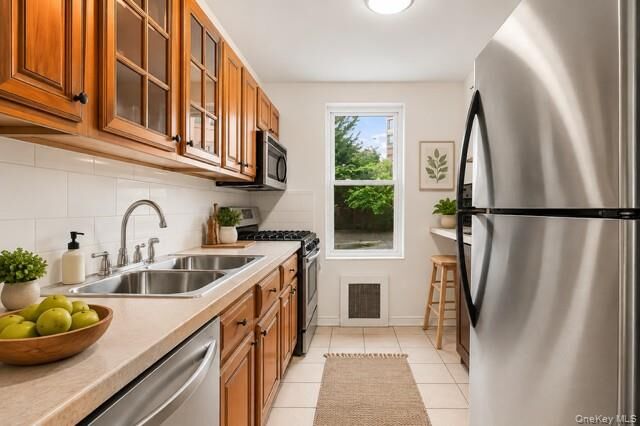 Property Photo:  7510 Yellowstone Boulevard 2C  NY 11374 