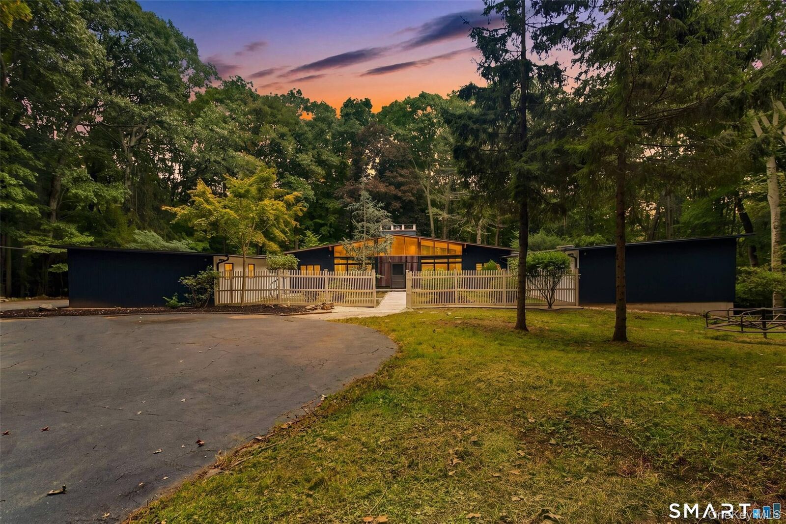 Property Photo:  61 Ox Bow Lane  CT 06525 