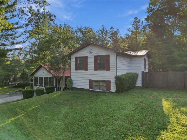 Property Photo: 5317 Dearing Road TN 37813