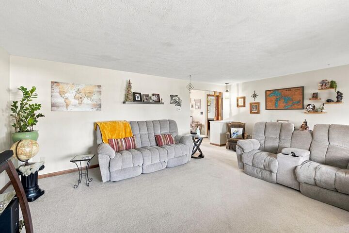 Property Photo: 1025/1029 Broad St OH 44805