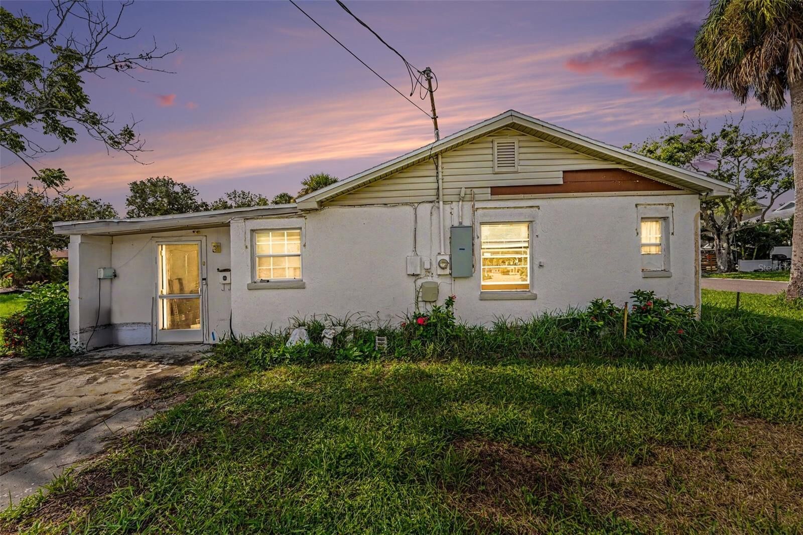 Property Photo: 1811 2nd Street FL 33785