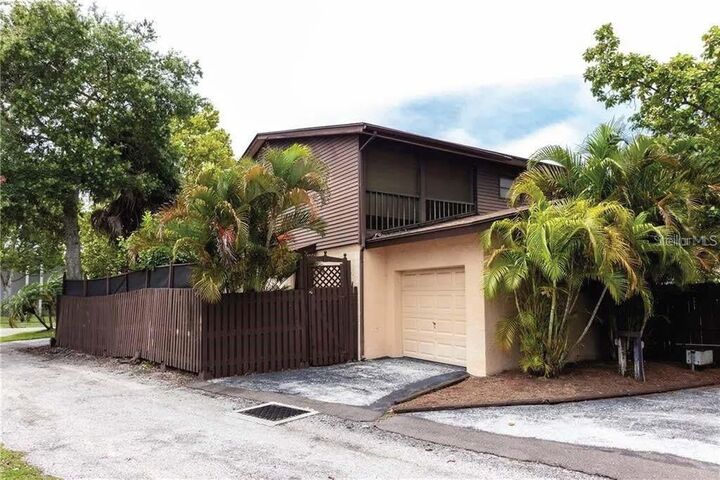 Property Photo: 421 Palm Avenue N FL 33703