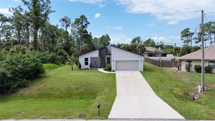 Property Photo: 1175 E Hallmark Boulevard FL 34288