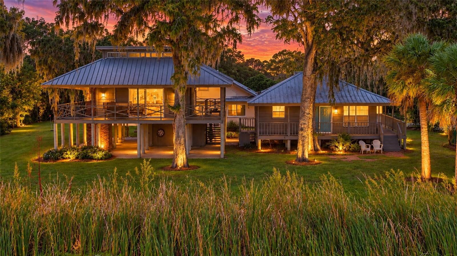 Property Photo:  