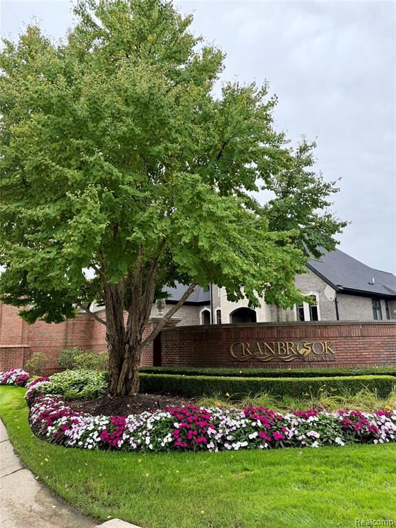 Property Photo:  37651 Hidden Valley Court  MI 48036 3669 