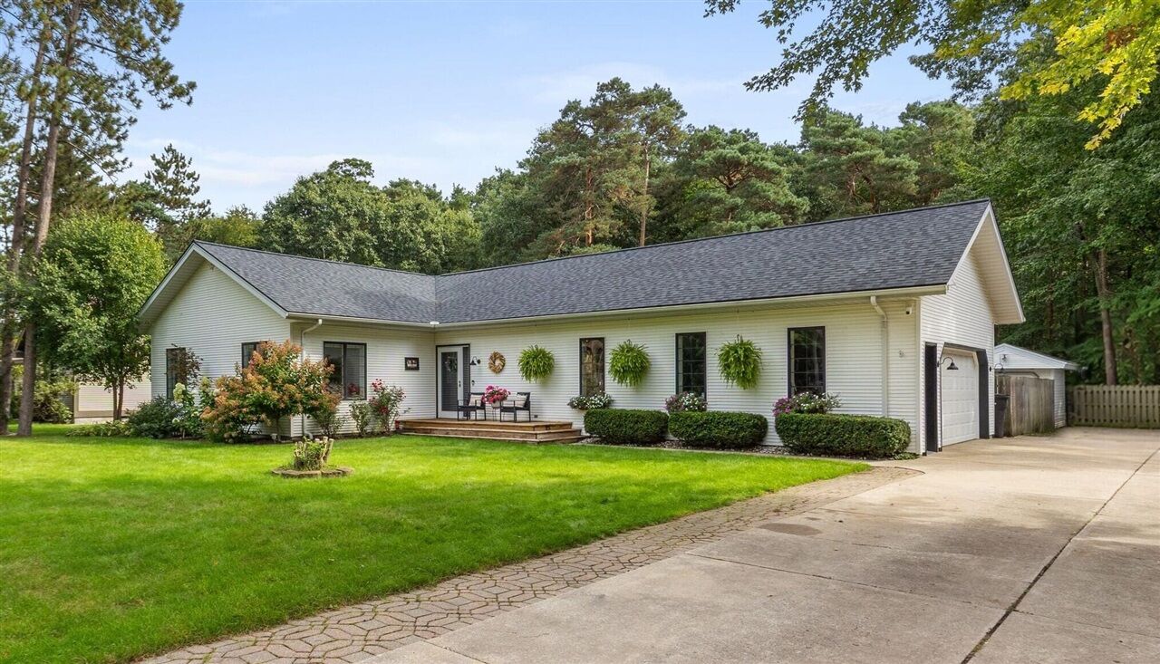 Property Photo: 13342 Forest Park Drive MI 49417-8841