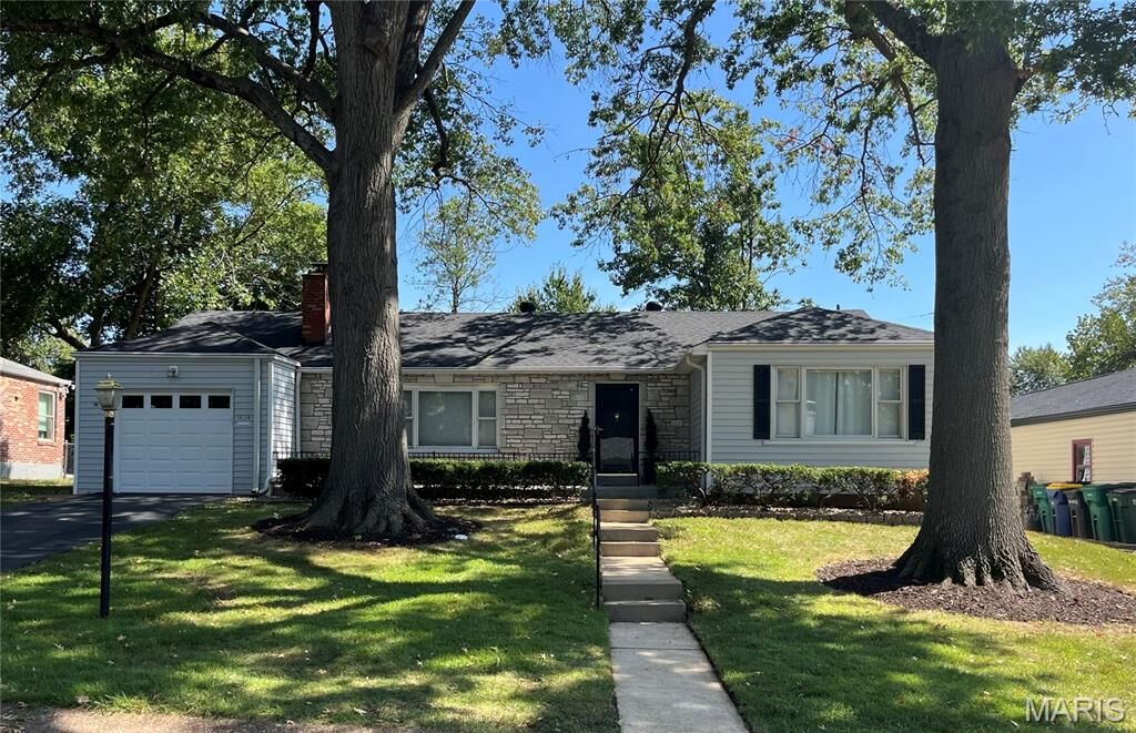 Property Photo: 1424 Ronald Drive MO 63119
