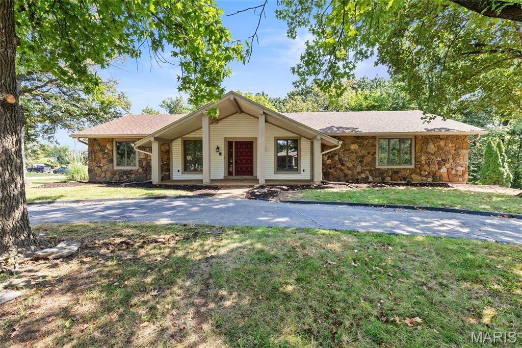 Property Photo:  1 Bluff View Court  MO 63303 