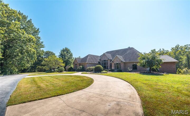 Property Photo: 5008 Peru Lane IL 62002