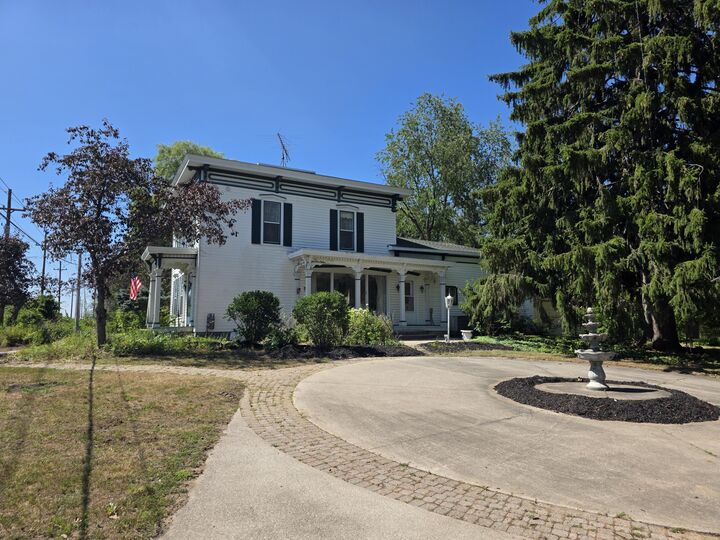 Property Photo:  427 S Main Street NE  MI 49319 