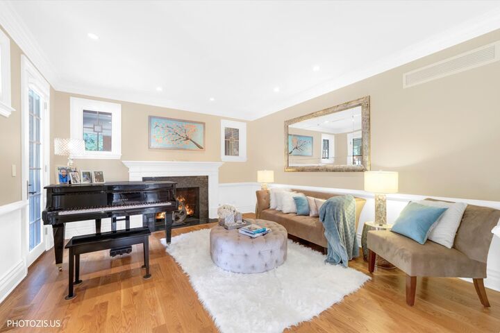 Property Photo:  427 W Walnut Street  IL 60521 