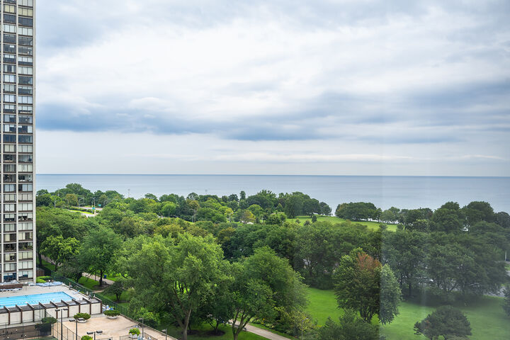 Property Photo:  5415 N Sheridan Road 1409  IL 60640 