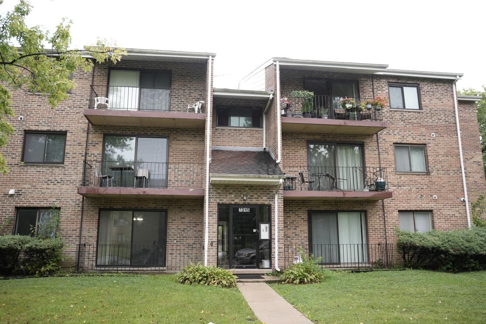 Property Photo: 7315 Tiffany Drive 2B IL 60462