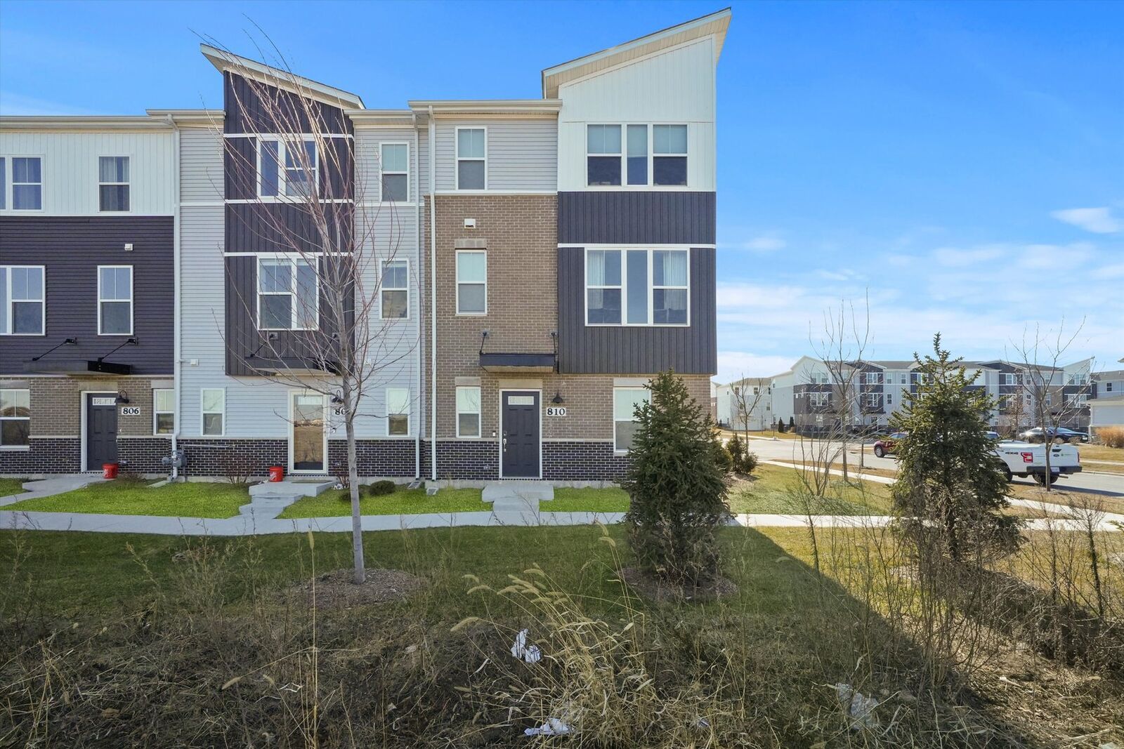 Property Photo: 810 Finley Drive IL 60504