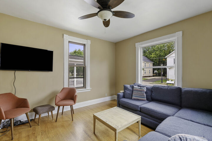 Property Photo: 446 W Park Avenue IL 60506