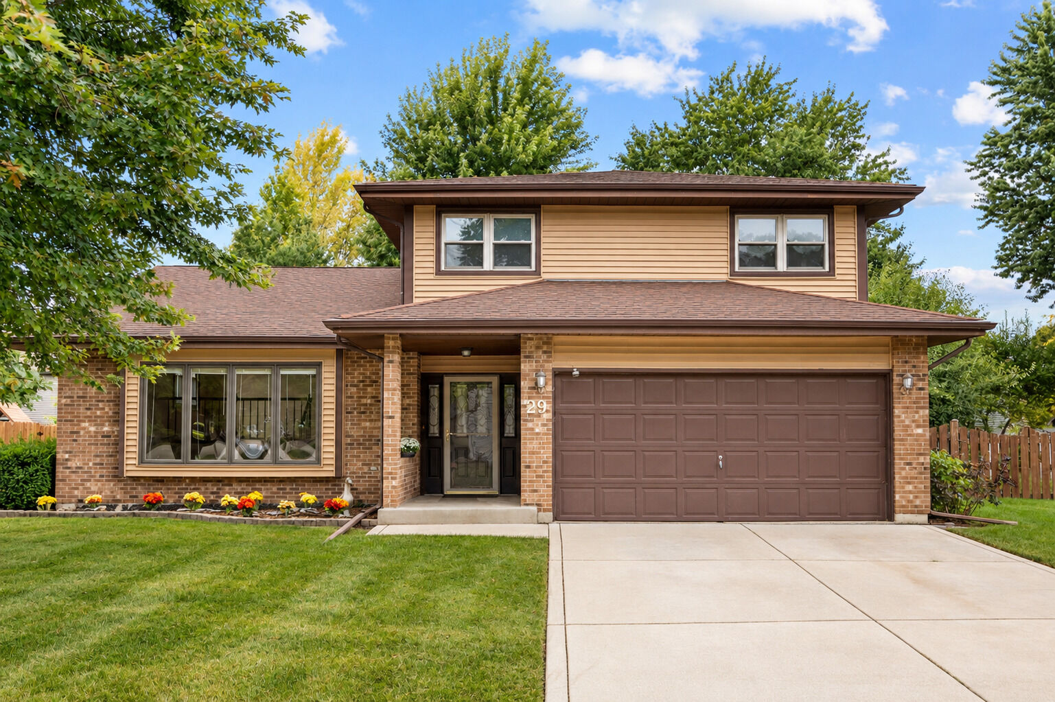Property Photo:  29 Mayfair Lane  IL 60504 