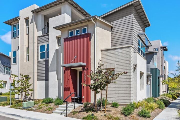 Property Photo: 10601 Senua Court CA 92126