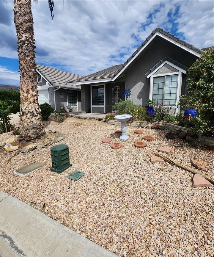 Property Photo: 1331 Freedom CA 92583