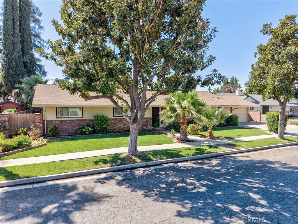 Property Photo:  5170 E Huntington  CA 93727 