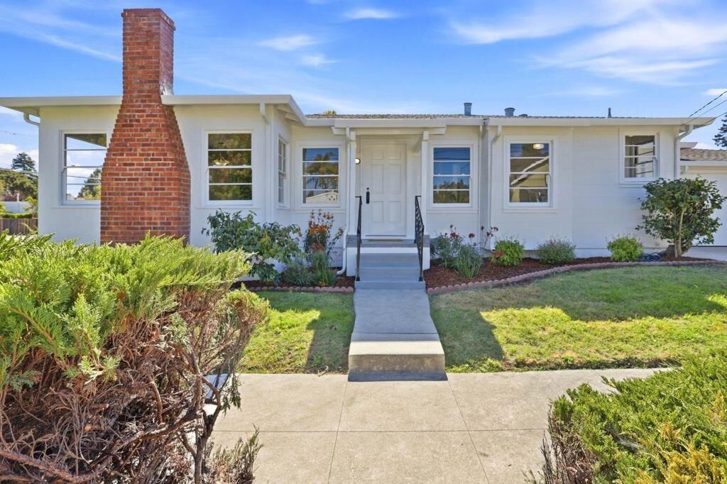 Property Photo:  1002 King Street  CA 95060 