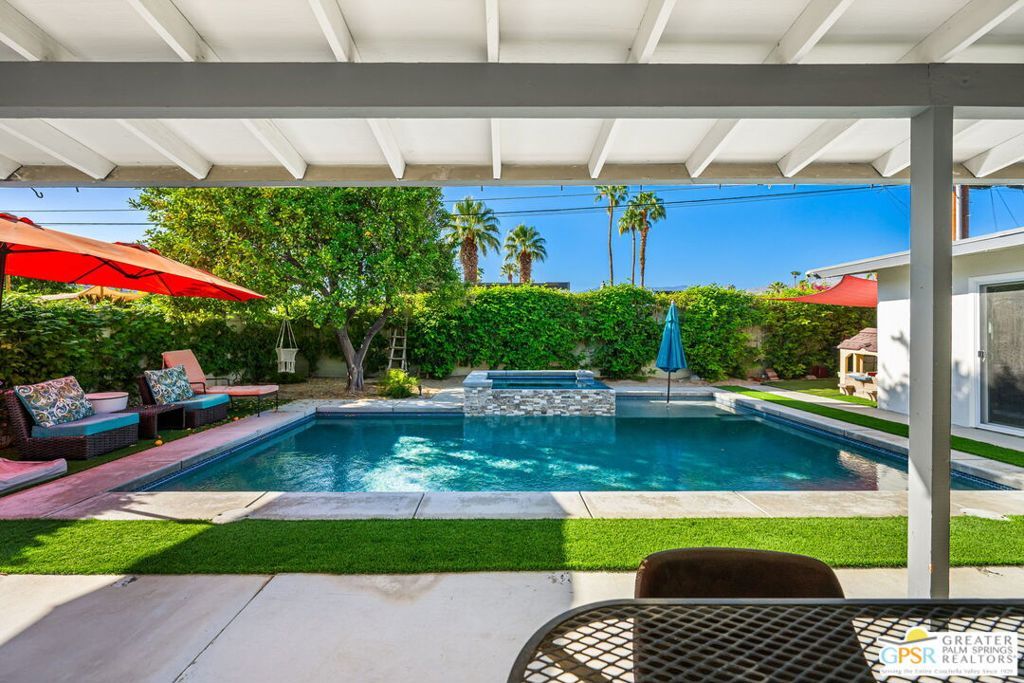 Property Photo:  74367 Parosella Street  CA 92260 