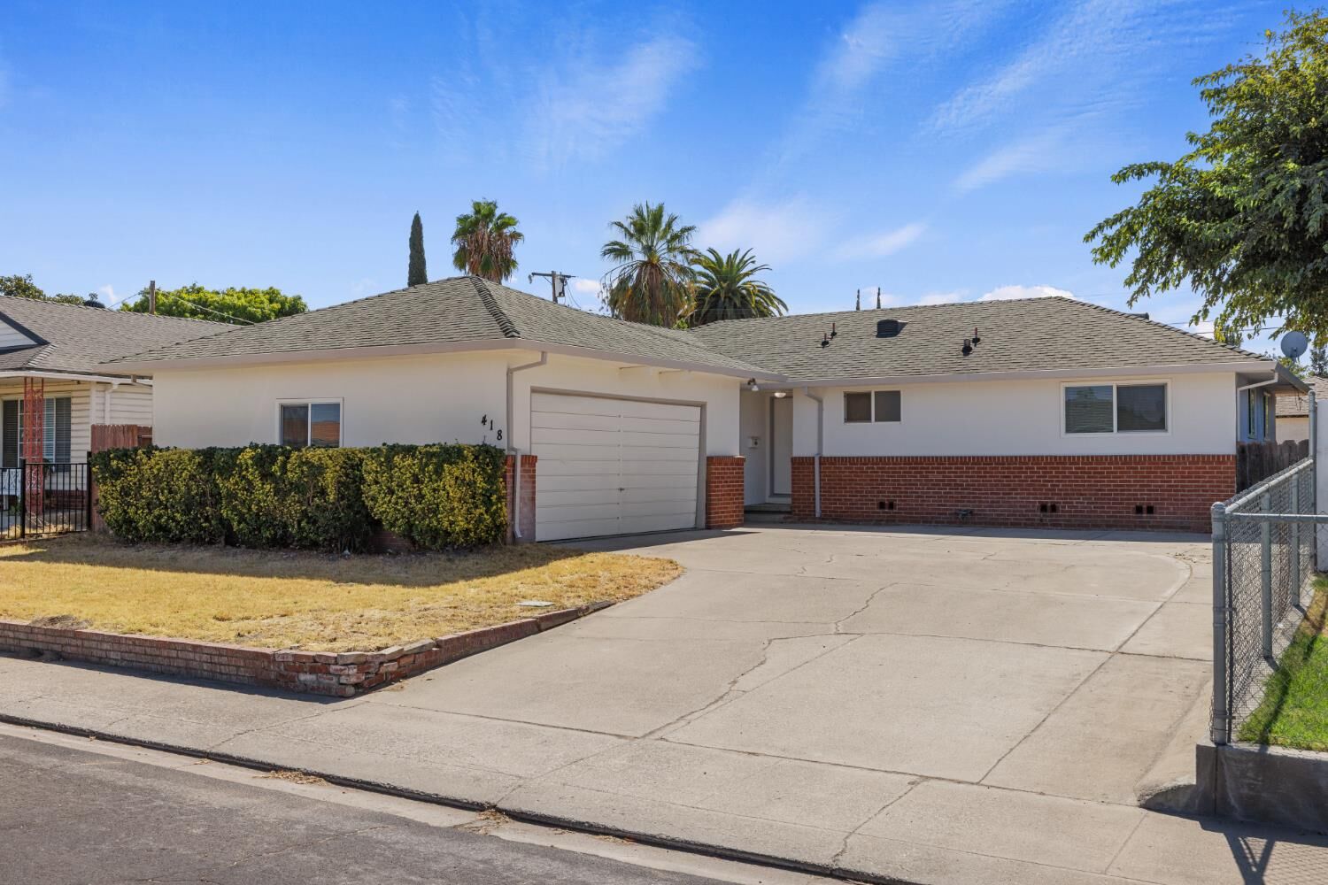 Property Photo: 418 Lupton Street CA 95337