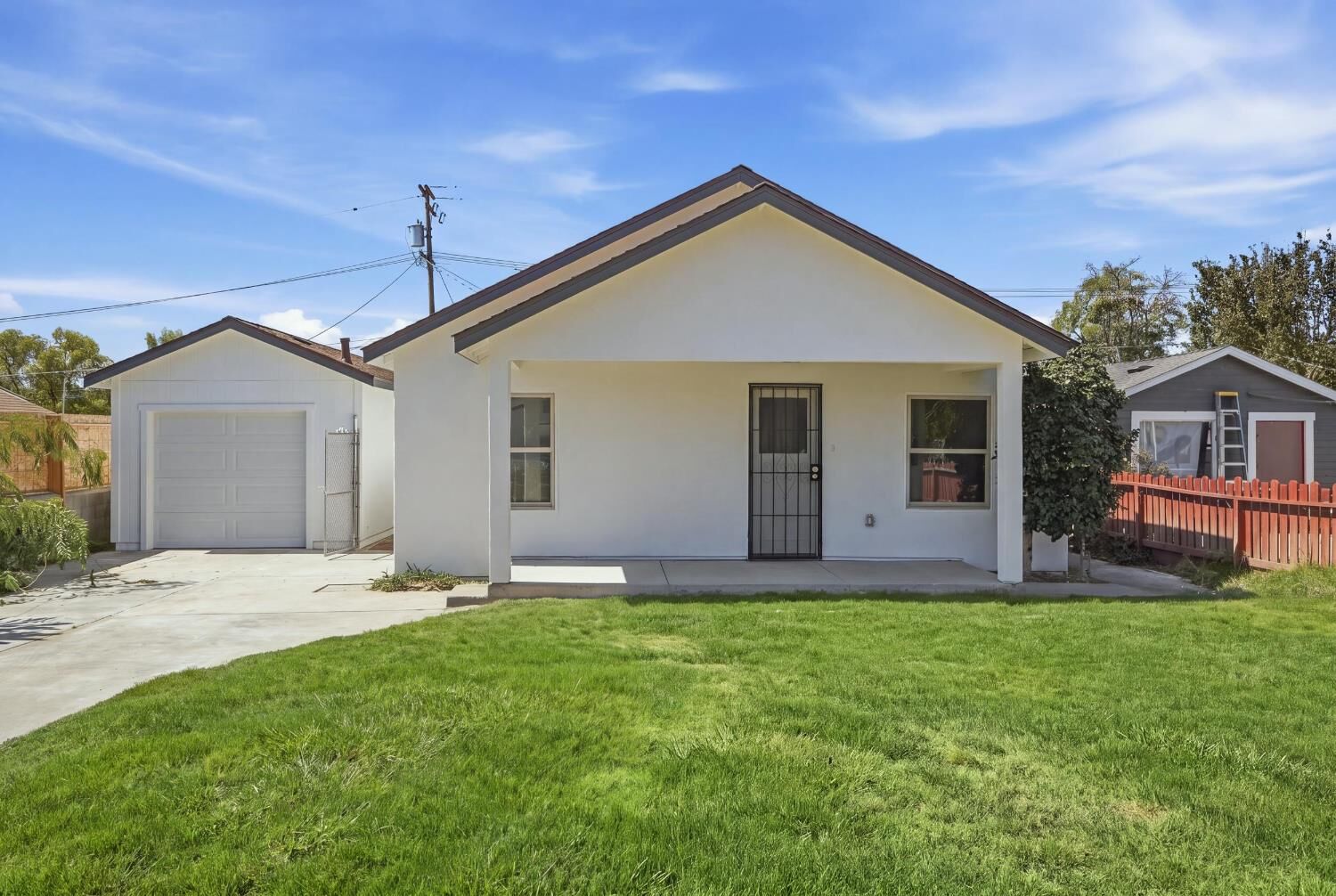 Property Photo: 815 Kerr CA 95354