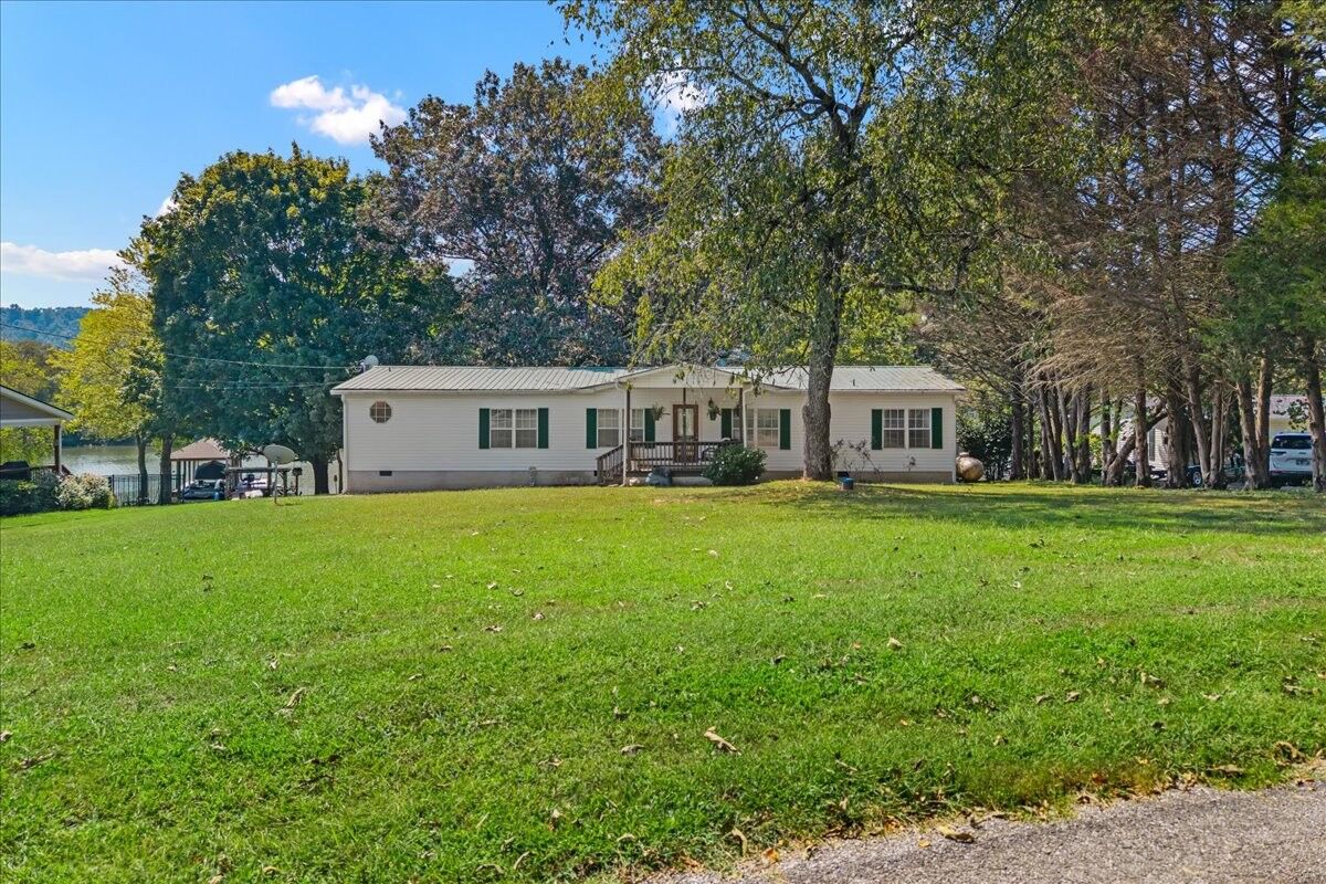 Property Photo: 210 Willow Dr TN 37763