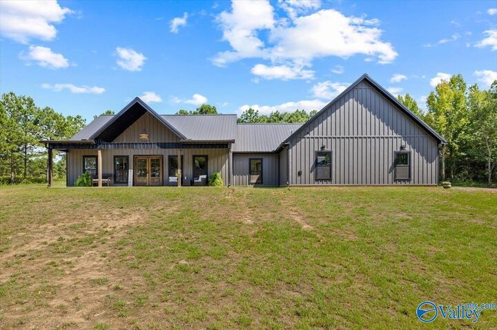 Property Photo: 508 Jones Chapel Loop AL 35146