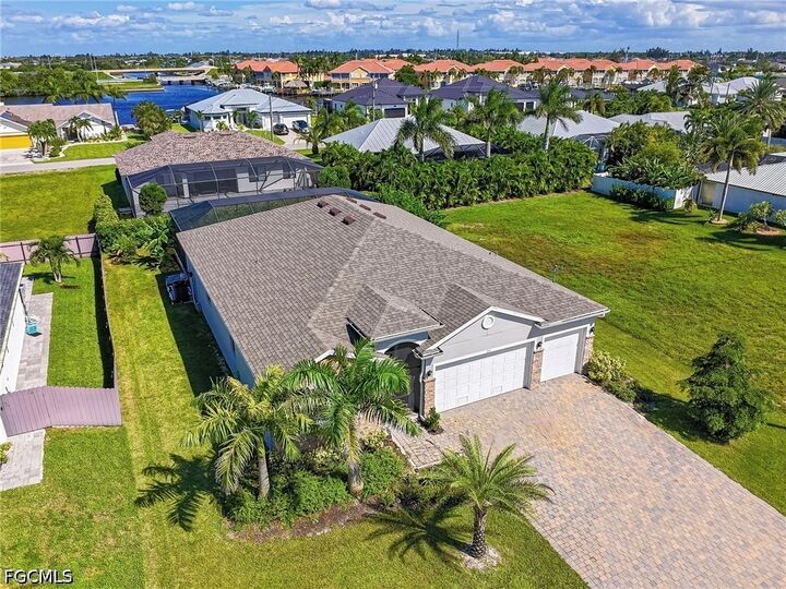 Property Photo:  113 SW 33rd Place  FL 33991 