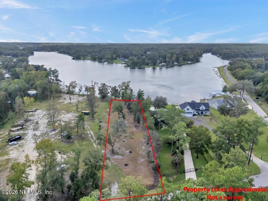 Property Photo: 252 Lake Asbury Drive FL 32043