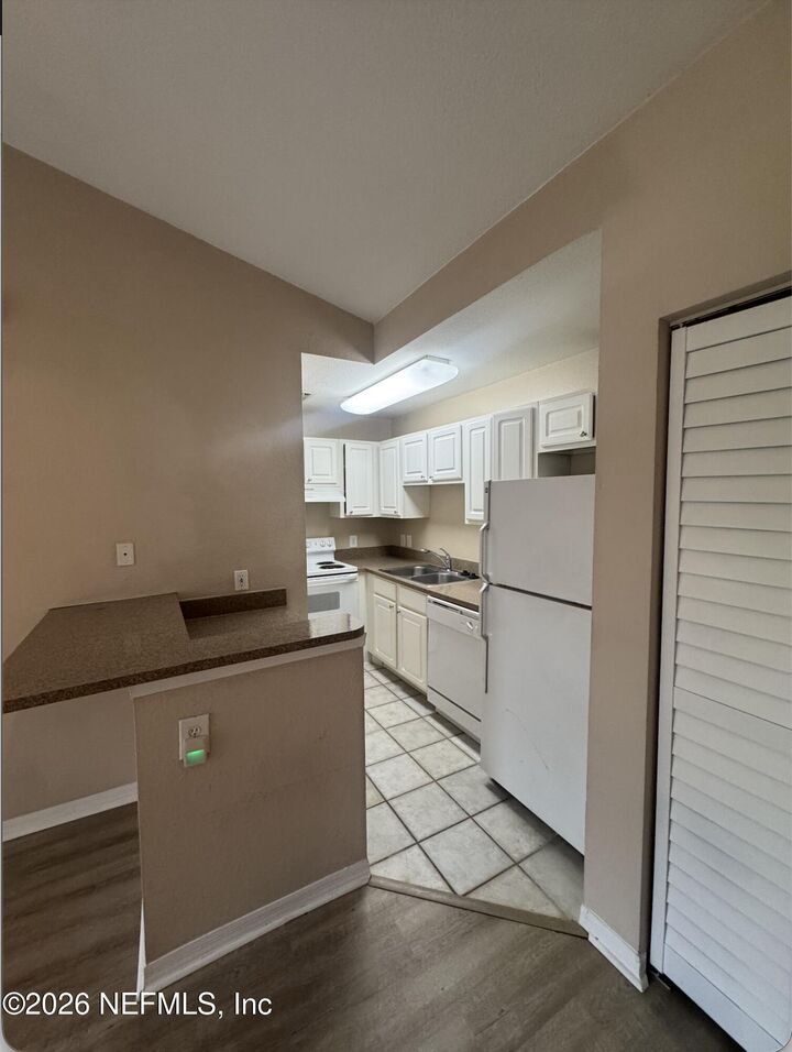 Property Photo: 13703 Richmond Park Drive N 3310 FL 32224