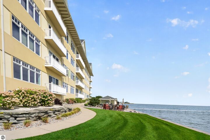 Property Photo:  576 N Huron Road #102  MI 48703 