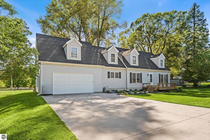 Property Photo:  204 E Forest Home Avenue  MI 49615 