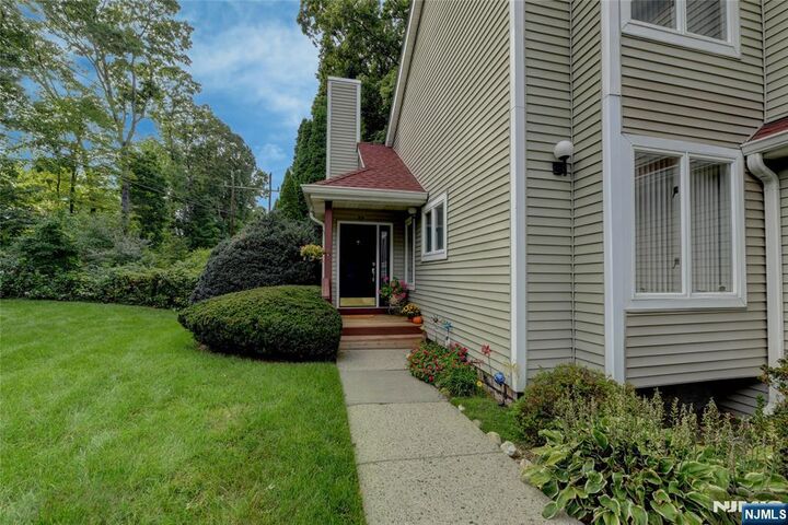 Property Photo:  39 Ridgeview Terrace  NJ 07438 