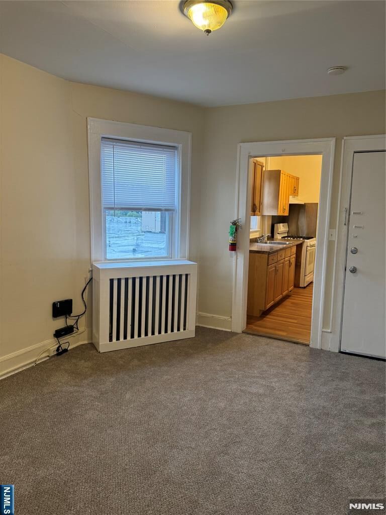 Property Photo:  100 S Washington Avenue 3  NJ 07621 