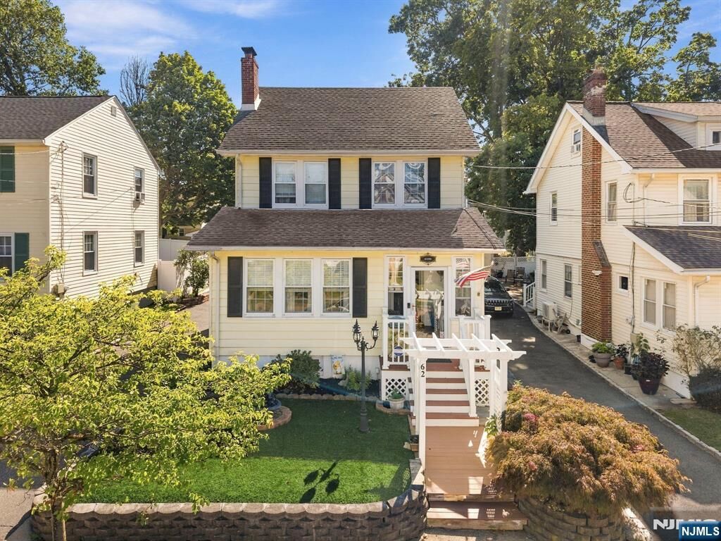 Property Photo:  62 Kirk Street  NJ 07052 
