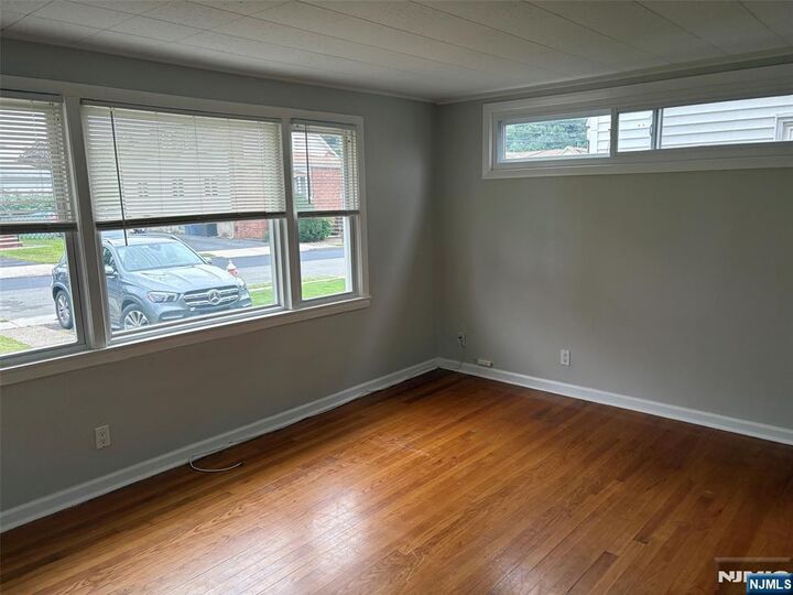 Property Photo:  148 E 54th 1  NJ 07410 