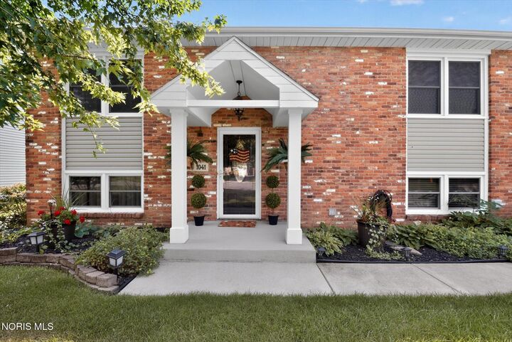 Property Photo: 1041 E Elm Tree Road OH 43460