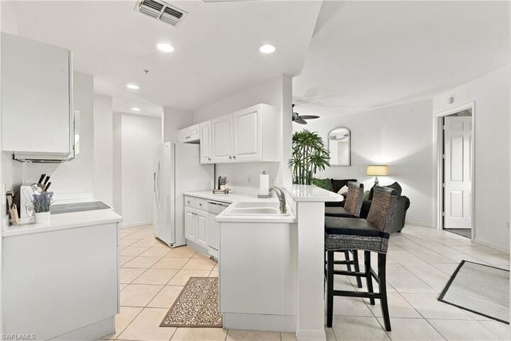 Property Photo:  4705 Hawks Nest Way 102  FL 34114 