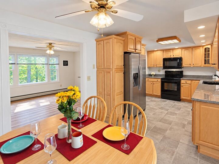 Property Photo: 12 Roundtree Drive NH 03054